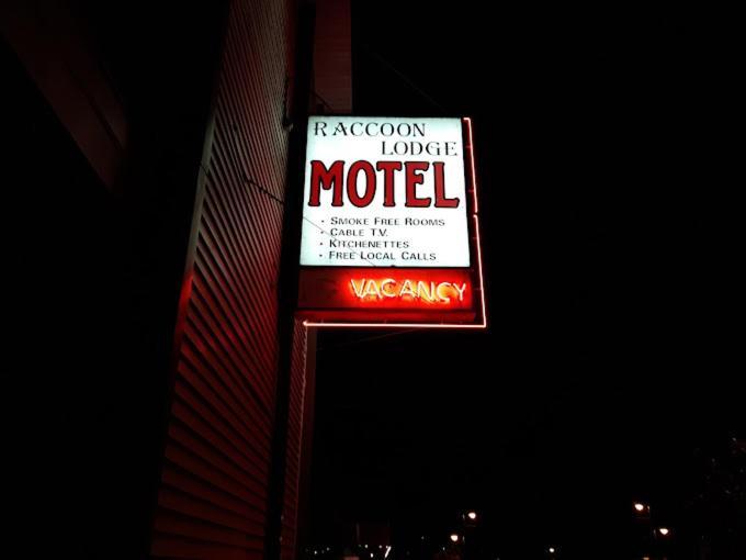 Raccoon Lodge Motel Сильван-Лейк Экстерьер фото