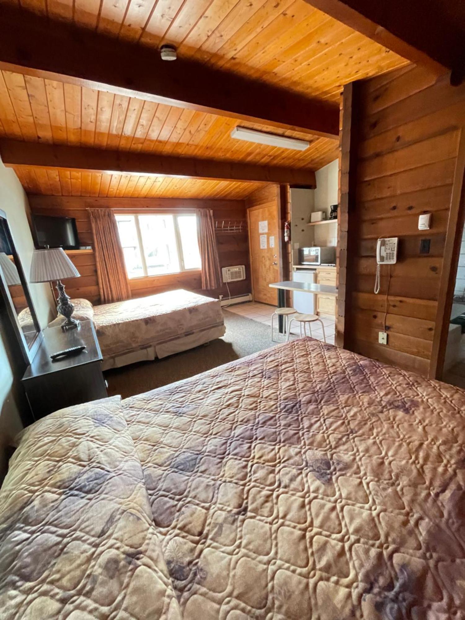 Raccoon Lodge Motel Сильван-Лейк Экстерьер фото
